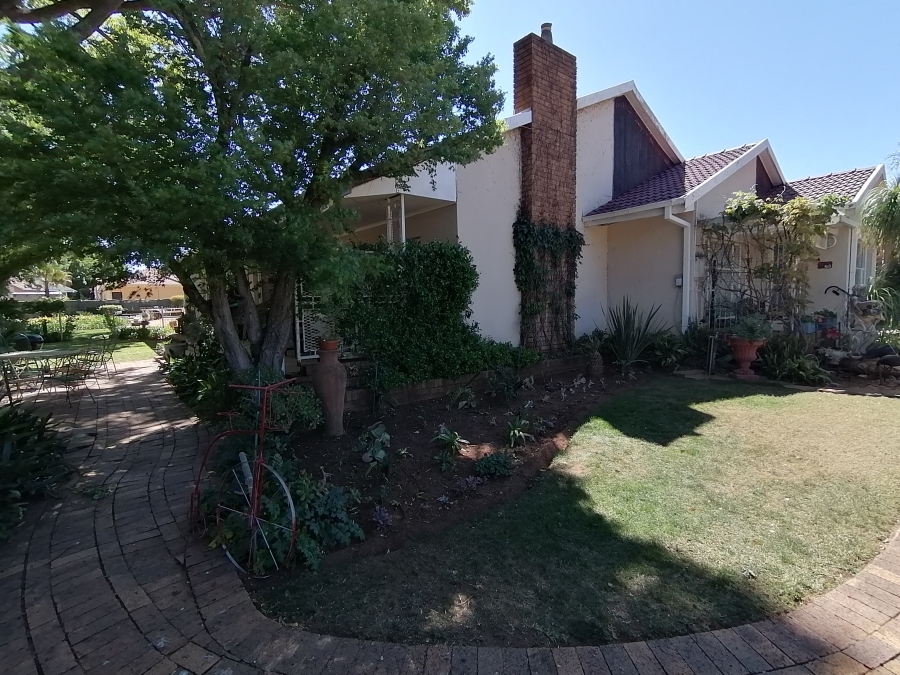 3 Bedroom Property for Sale in Flamwood North West